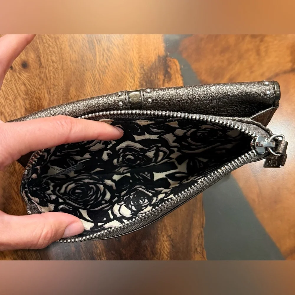 BRIGHTON Pretty Tough Collection
WALLET Leather, Studded Organizer Wallet. EUC⭐️ - Picture 10 of 13